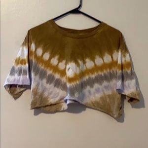 Cropped tie die tee